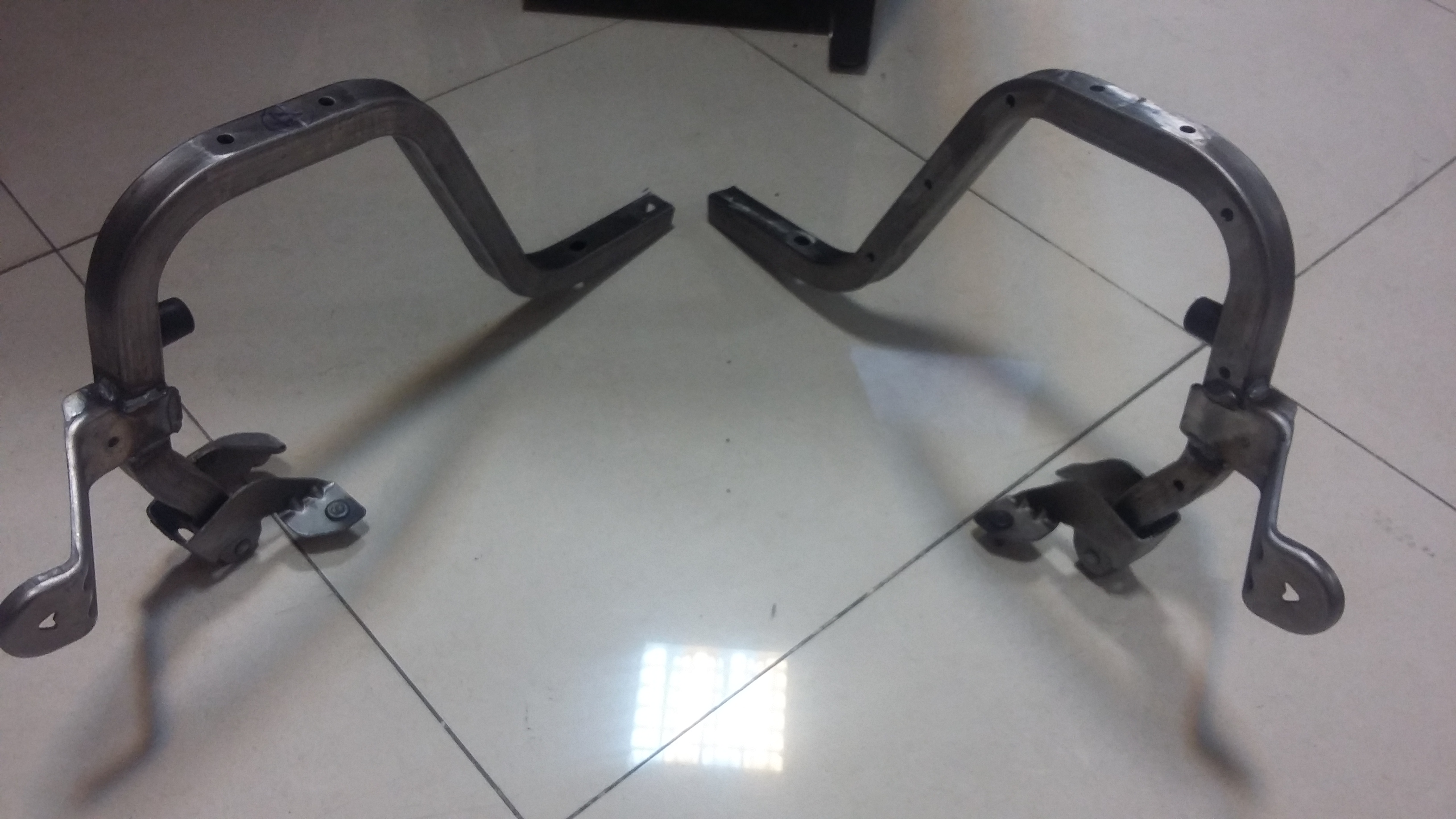 TRUNK LID HINGE ASSY (RH,LH)